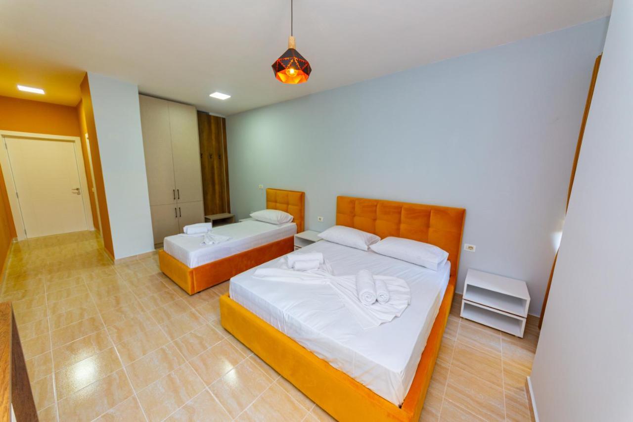 Ponari S Hotel Kryemëdhej Zewnętrze zdjęcie