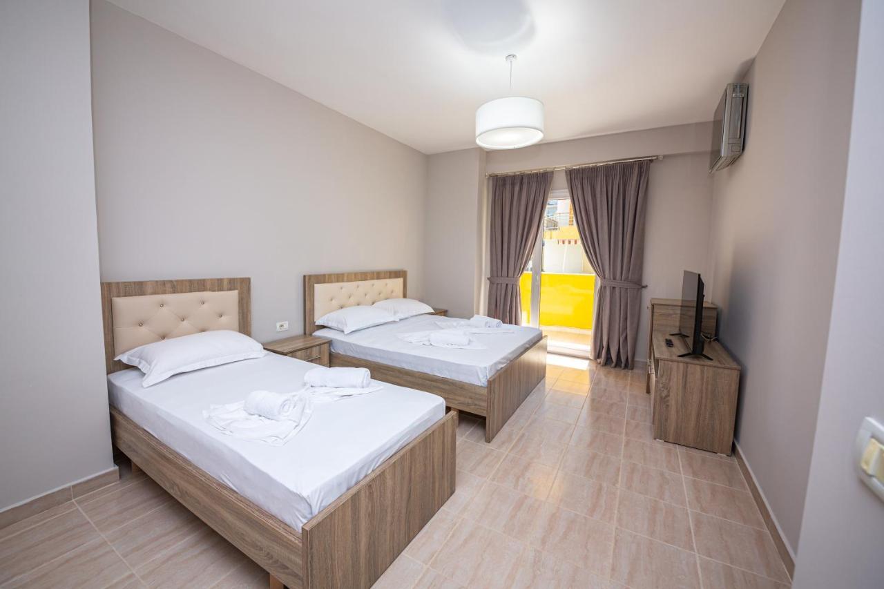 Ponari S Hotel Kryemëdhej Zewnętrze zdjęcie
