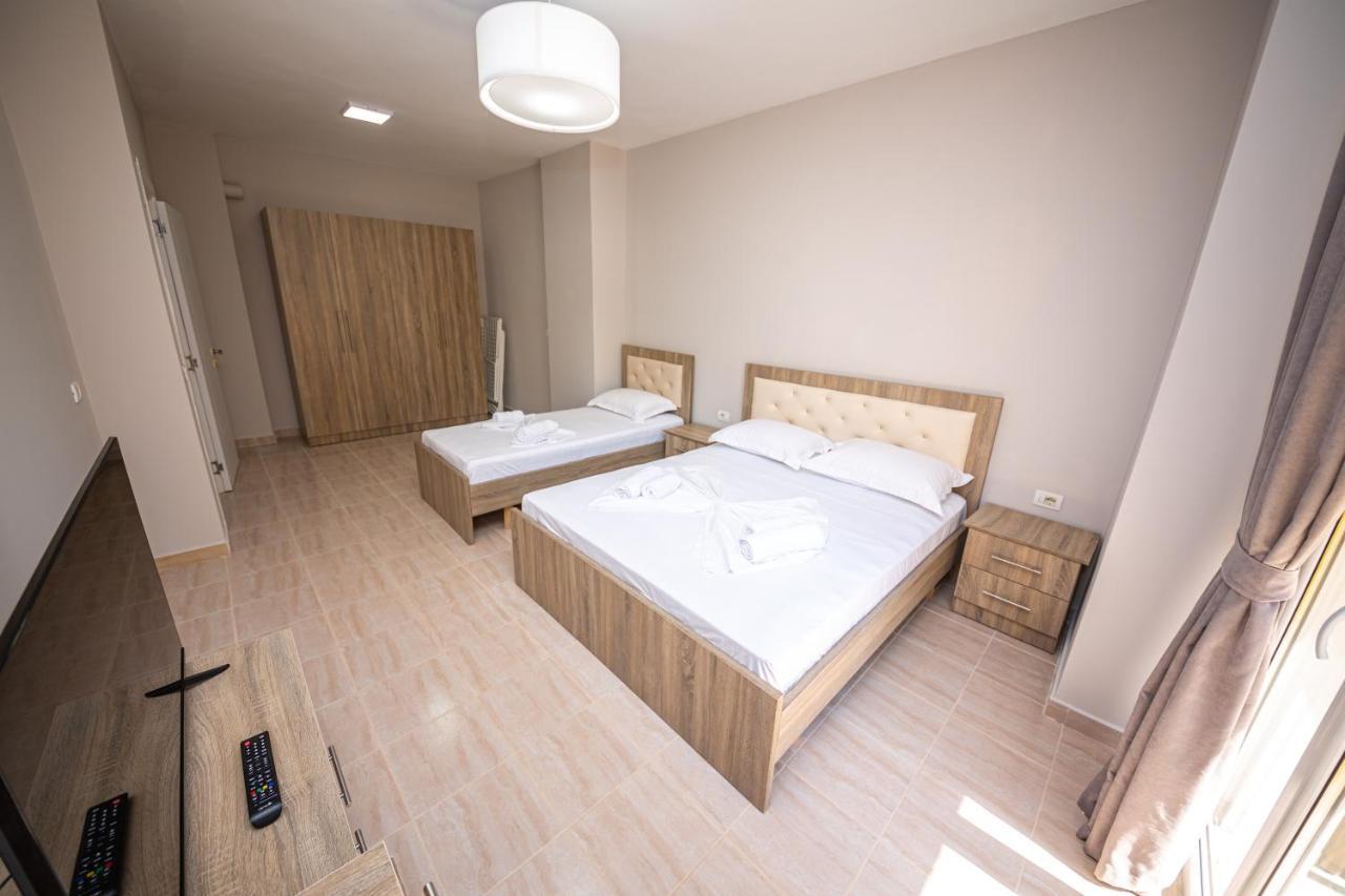 Ponari S Hotel Kryemëdhej Zewnętrze zdjęcie