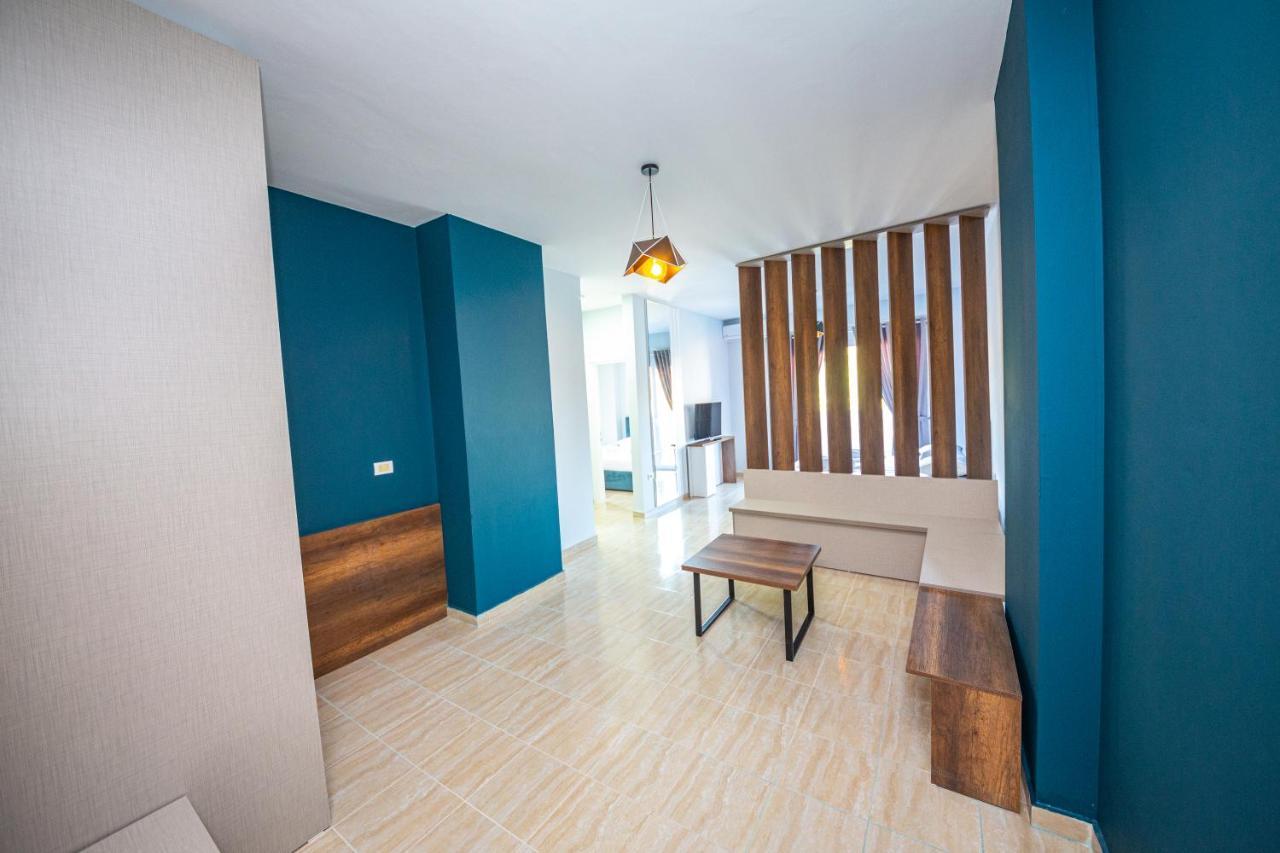 Ponari S Hotel Kryemëdhej Zewnętrze zdjęcie